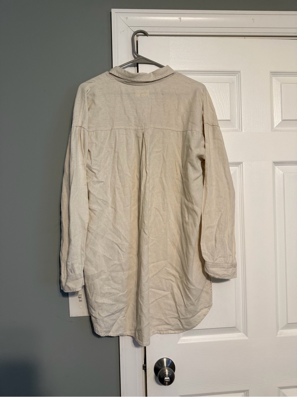 Women’s Oversized Long-Sleeve Button up Shirt - Cream - Picture 2 of 3